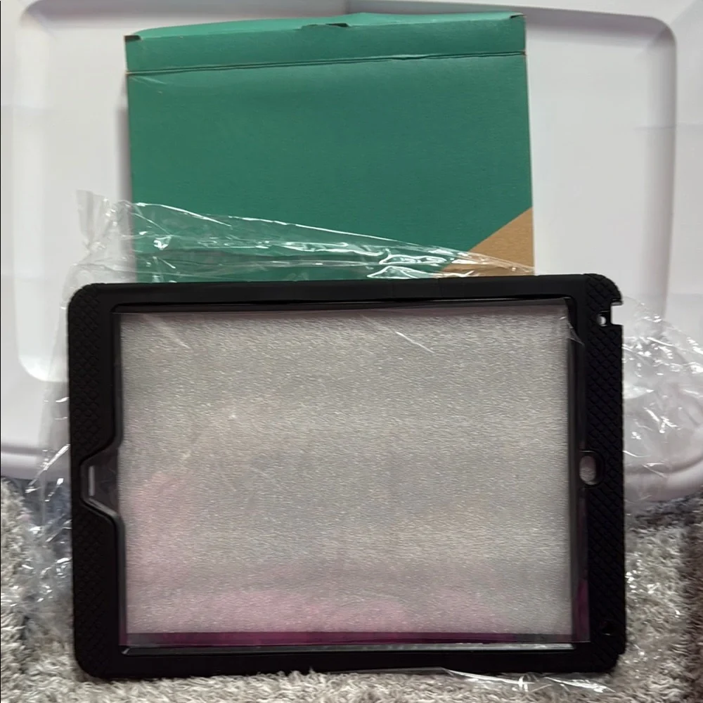 i-Blason New in box Black IPad Air2 protective case with Green & Brown Packaging
